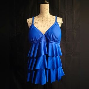 *NWT* Catalina XL Tiered Swim Top